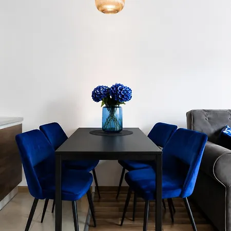 Jm 2 Apartment 3 Min Walk From Main Station & Old Town - Free Parking-2